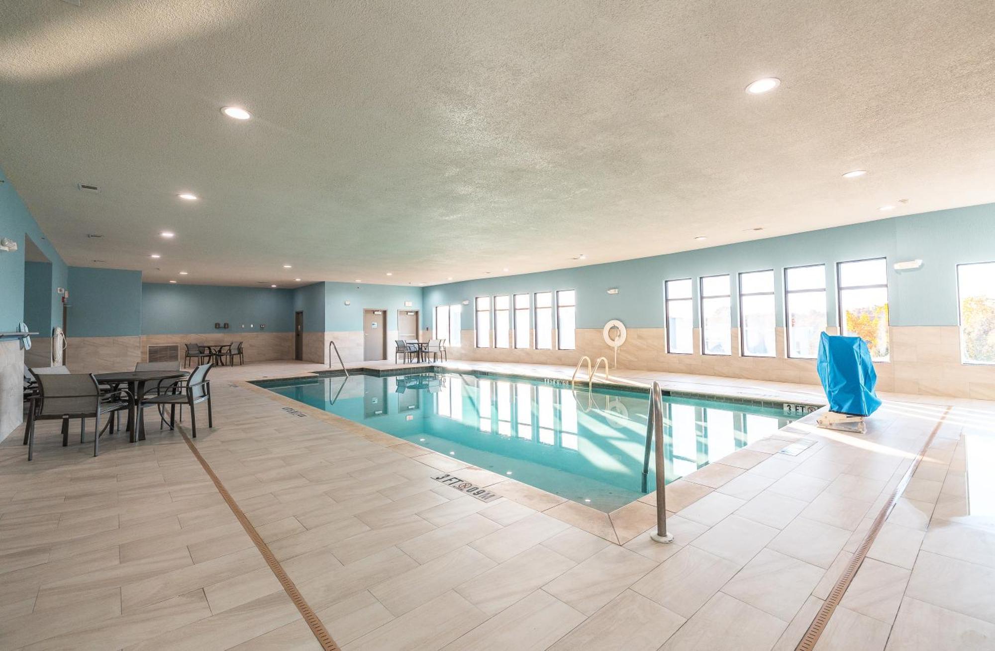 Holiday Inn Express Hotel And Suites Saint Robert By Ihg Eksteriør billede