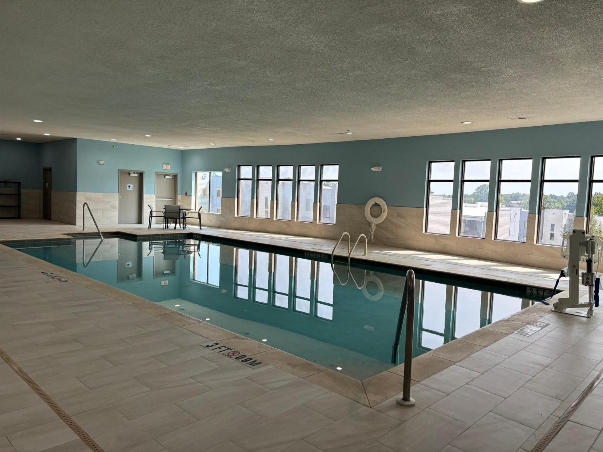 Holiday Inn Express Hotel And Suites Saint Robert By Ihg Eksteriør billede